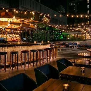 https://moxy-nyc-times-square.us-newyorkcity.com