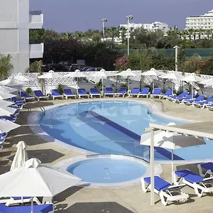 https://sun-n-blue-boutique-hotel.hotelsatayianapa.com