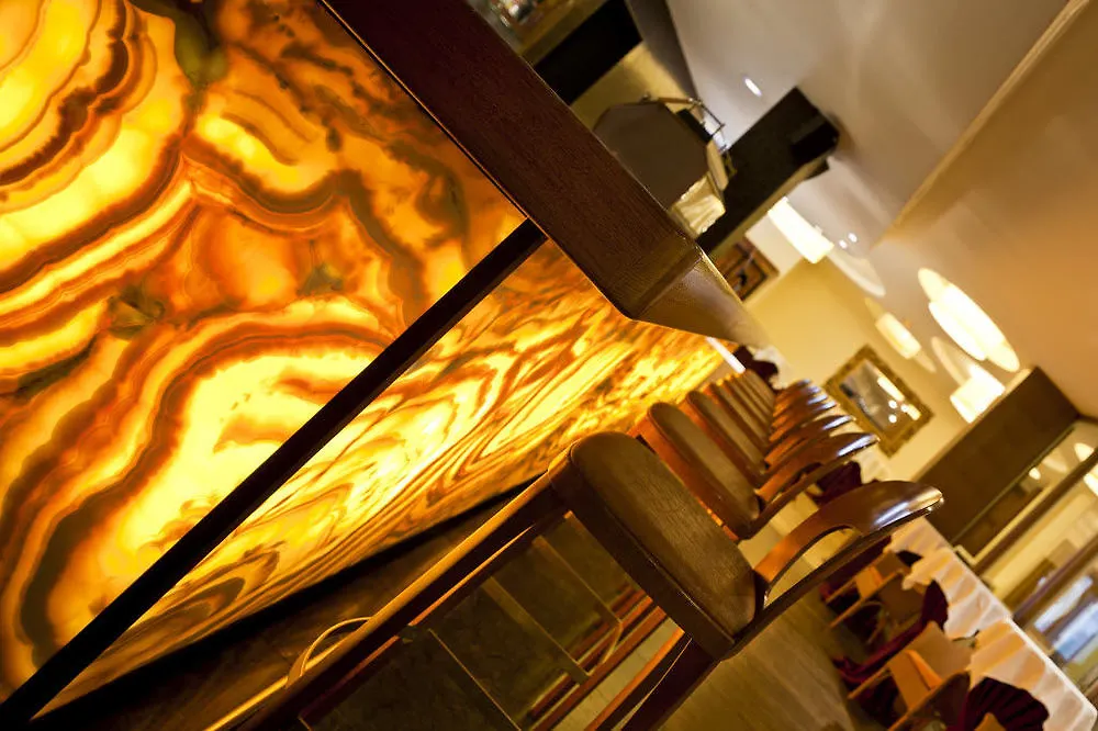 Hotel Grauer Baer Innsbruck 4*,